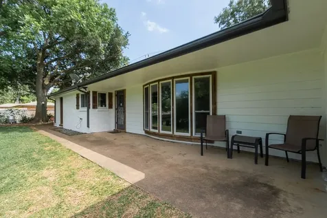 220 Oyster Creek Drive Lake Jackson TX 77566