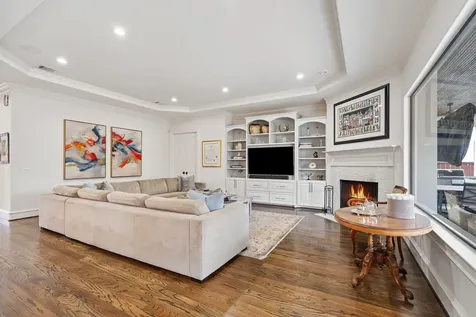 4916 Valerie Street Bellaire TX 77401