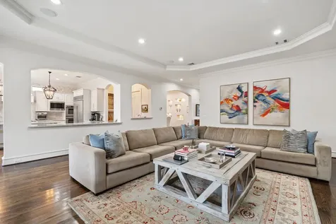 4916 Valerie Street Bellaire TX 77401