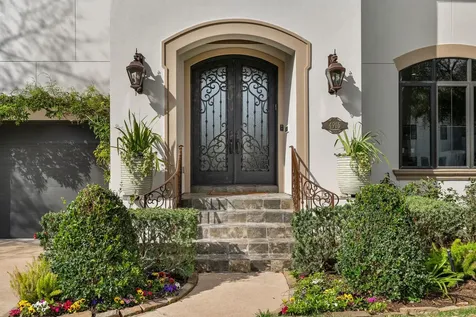4916 Valerie Street Bellaire TX 77401