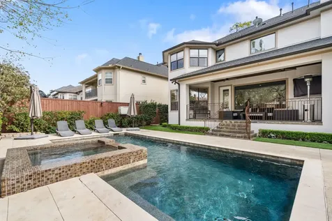 4916 Valerie Street Bellaire TX 77401