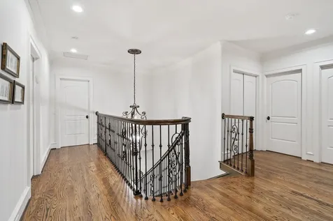 4916 Valerie Street Bellaire TX 77401