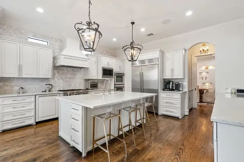 4916 Valerie Street Bellaire TX 77401