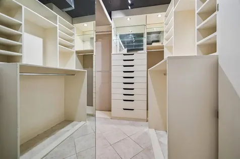 5001 Woodway 103 Houston TX 77056