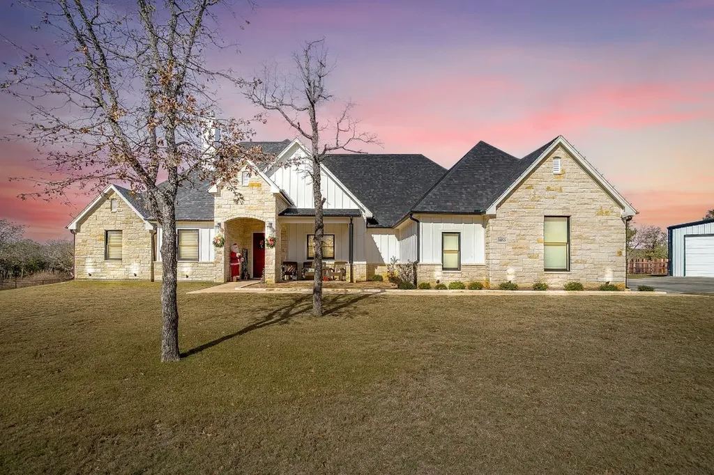 1053 Churchill Lane Millsap TX 76066