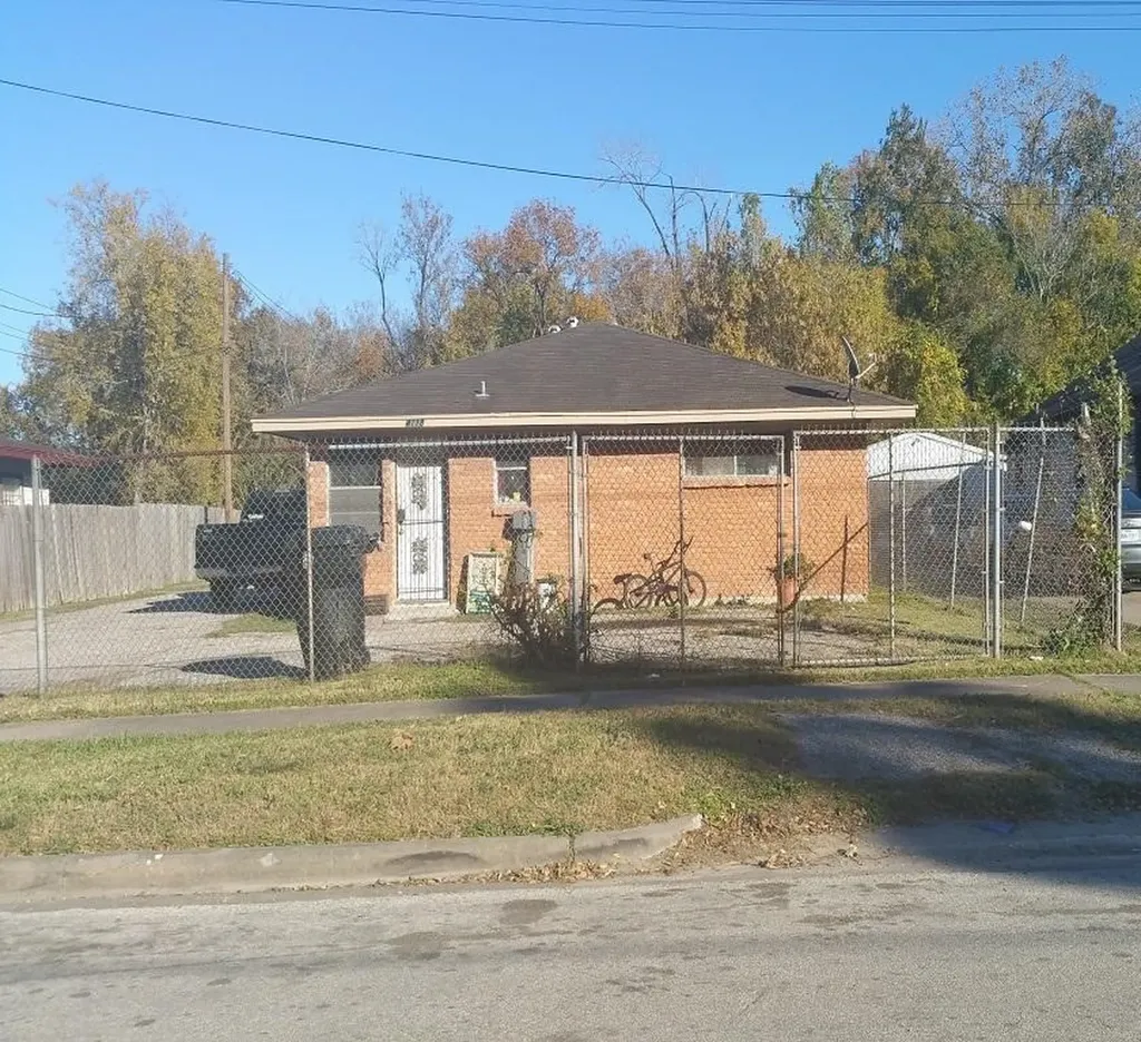 4118 Pickfair Street C Houston TX 77026
