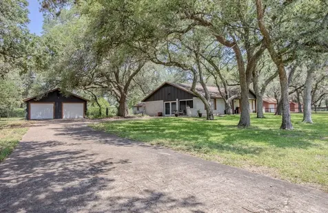 188 Cavalry Road Victoria TX 77905