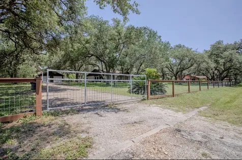 188 Cavalry Road Victoria TX 77905