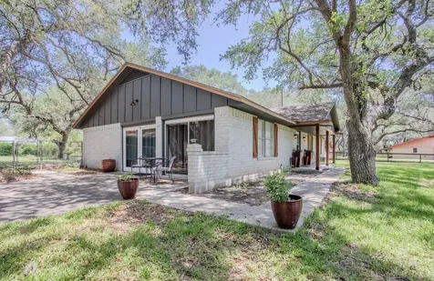 188 Cavalry Road Victoria TX 77905