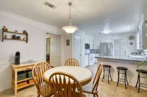 309 Heath Avenue Madisonville TX 77864