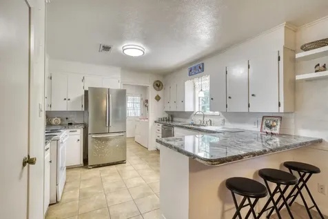309 Heath Avenue Madisonville TX 77864