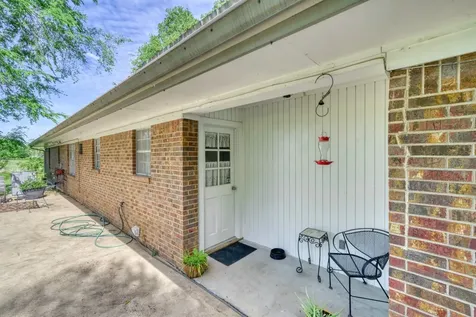 309 Heath Avenue Madisonville TX 77864