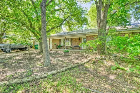 309 Heath Avenue Madisonville TX 77864