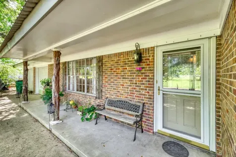 309 Heath Avenue Madisonville TX 77864