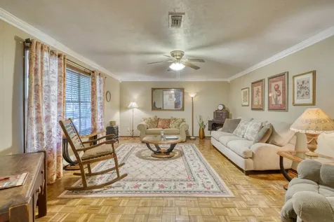 309 Heath Avenue Madisonville TX 77864