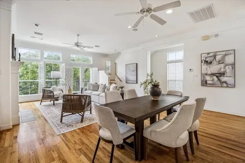 3920 Blossom Street Houston TX 77007