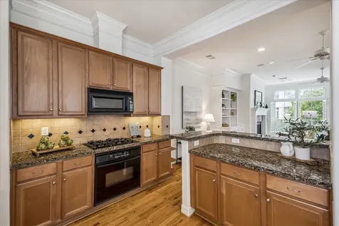 3920 Blossom Street Houston TX 77007