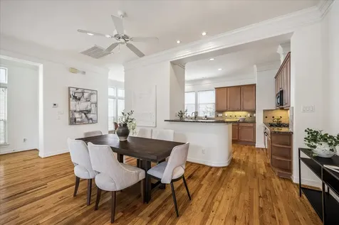 3920 Blossom Street Houston TX 77007