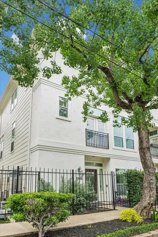 3920 Blossom Street Houston TX 77007