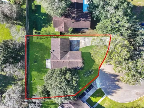 5116 Woodlawn Drive Groves TX 77619