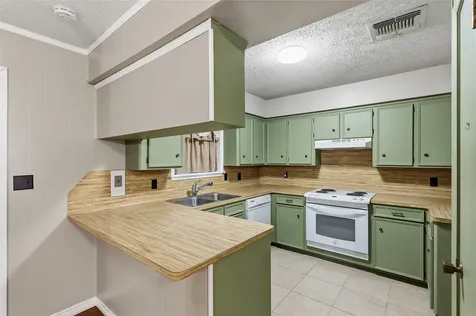 108 W Viser Street Madisonville TX 77864