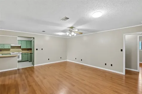 108 W Viser Street Madisonville TX 77864