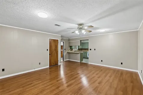 108 W Viser Street Madisonville TX 77864