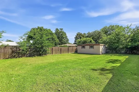 108 W Viser Street Madisonville TX 77864