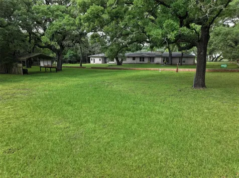 1013 Quail Lane Eagle Lake TX 77434