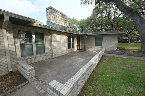 1013 Quail Lane Eagle Lake TX 77434
