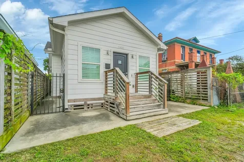 2405 Keene Street Houston TX 77009
