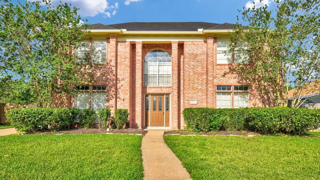 244 Plum Circle Lake Jackson TX 77566