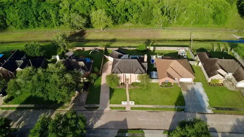 244 Plum Circle Lake Jackson TX 77566