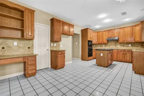 244 Plum Circle Lake Jackson TX 77566