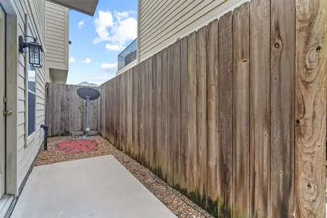 5305 Schuler Street B Houston TX 77007