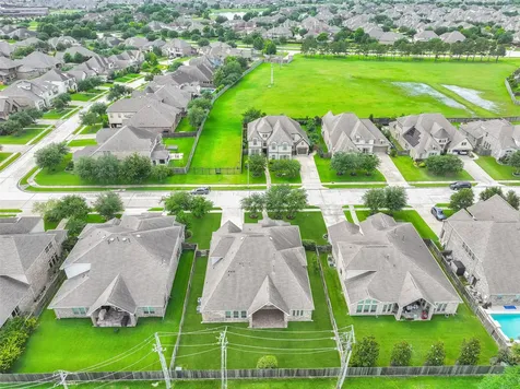 1321 Summer Field Lane Friendswood TX 77546