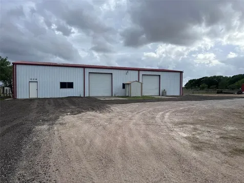 1204 County Road 408 El Campo TX 77437