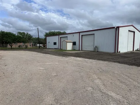 1204 County Road 408 El Campo TX 77437