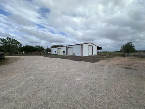 1204 County Road 408 El Campo TX 77437