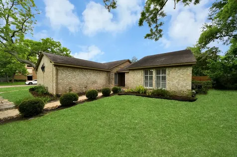 2207 S Belmont Drive Richmond TX 77469