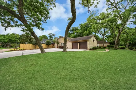 2207 S Belmont Drive Richmond TX 77469