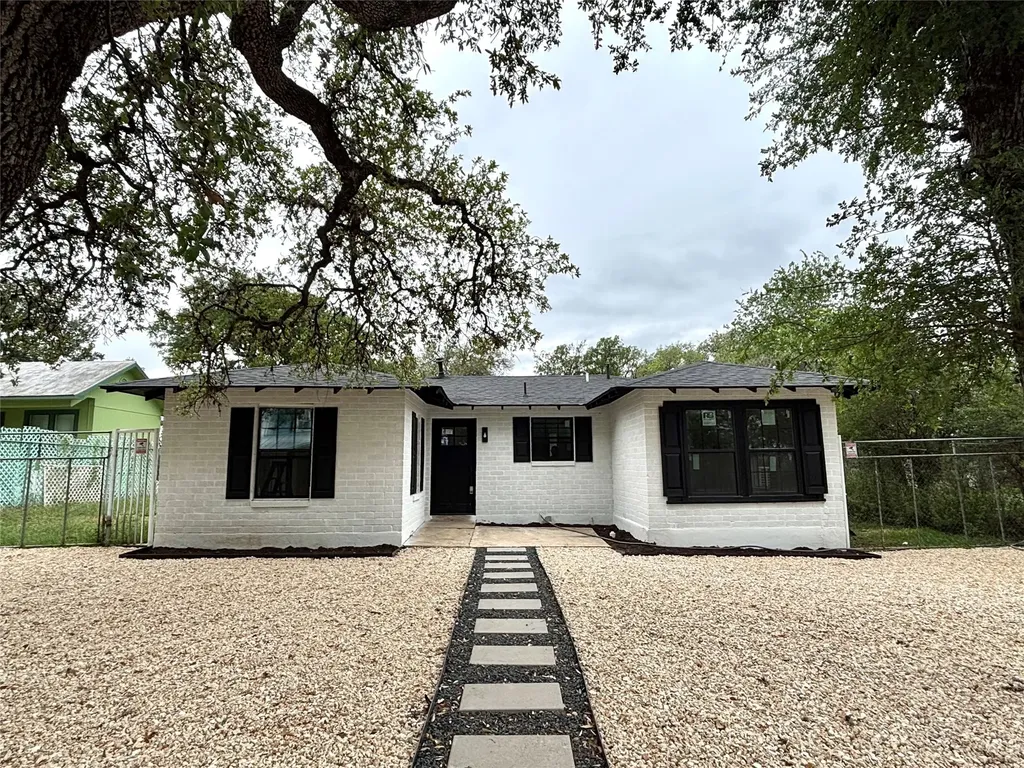 260 S East Avenue New Braunfels TX 78130