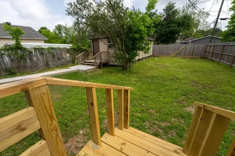 220 Armstrong Street Houston TX 77029