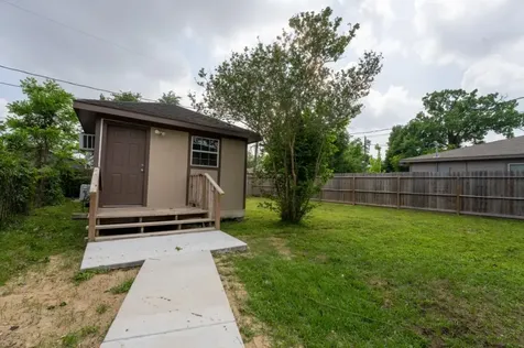 220 Armstrong Street Houston TX 77029