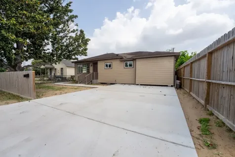 220 Armstrong Street Houston TX 77029