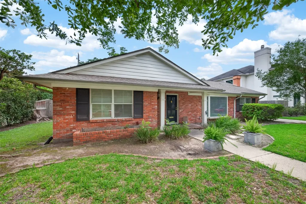 5643 Piping Rock Lane Houston TX 77056
