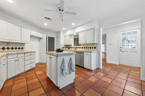 5643 Piping Rock Lane Houston TX 77056
