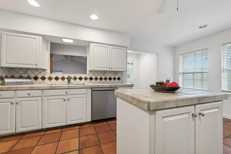 5643 Piping Rock Lane Houston TX 77056