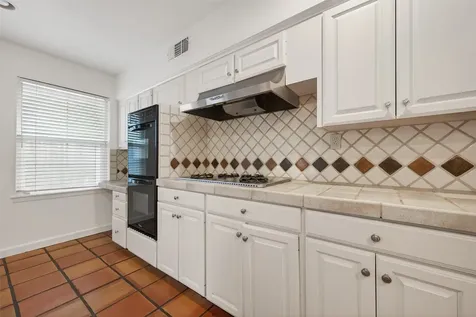 5643 Piping Rock Lane Houston TX 77056
