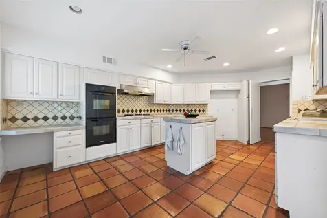 5643 Piping Rock Lane Houston TX 77056